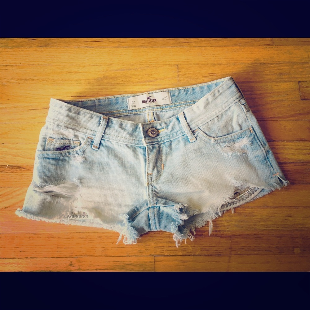 Very cute shorts by Hollister ❤️